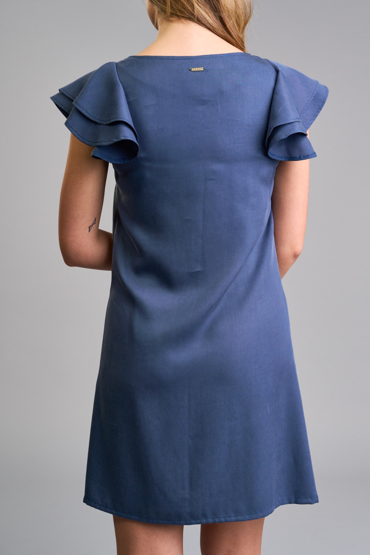 Dámské krátké šaty s volánovými rukávy - modré